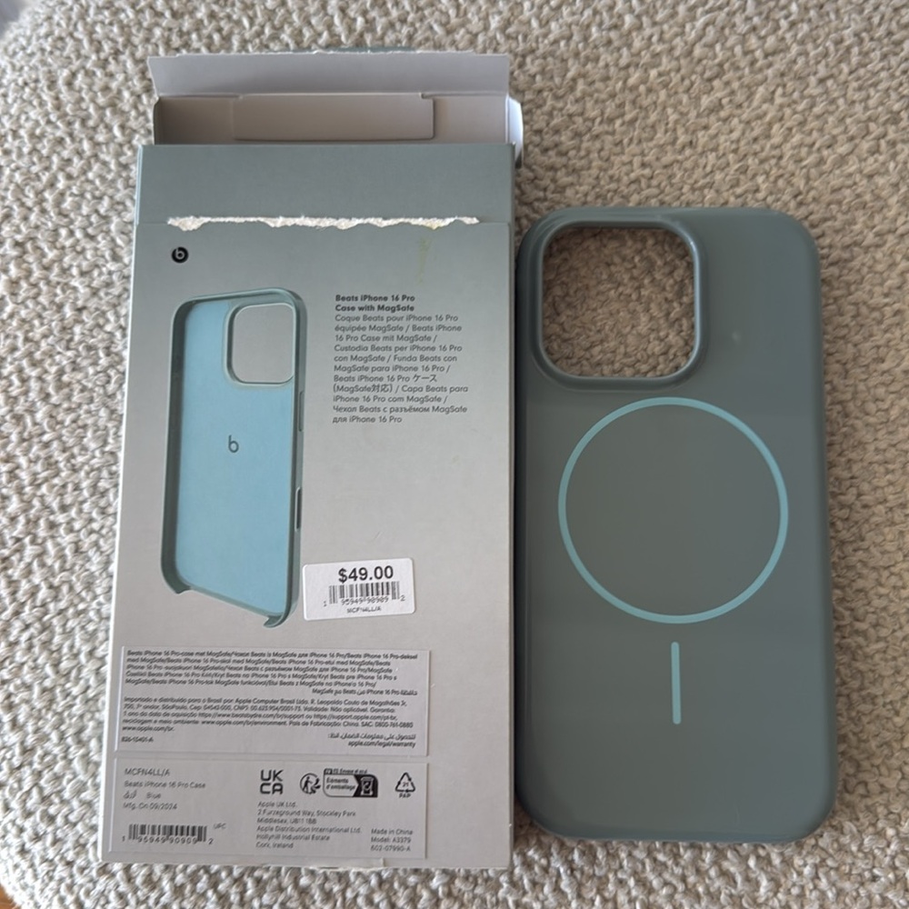 iPhone case - Picture 6 of 8